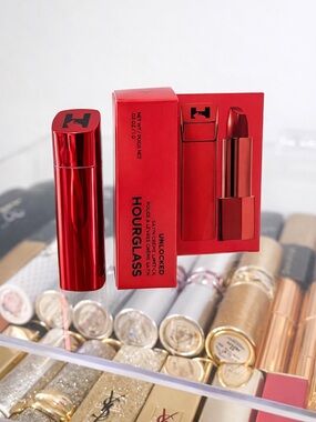 ✨ Hourglass Unlocked Satin Creme Lipstick Mini RED 0 new in box